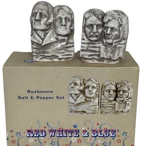 Cracker Barrel Mt Rushmore Ceramic Salt and Pepper Shakers in Box Red White Blue